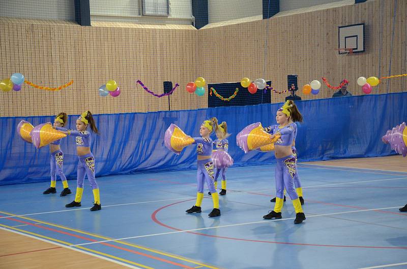 Svitávečtí ochotníci připravili pro děti maškarní karneval. Foto: archiv městyse