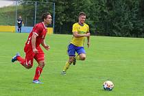 Sérii proher odstartovali fotbalisté Blanska (v červeném) proti zlínské rezervě, od té doby nezvládli dalších pět zápasů.