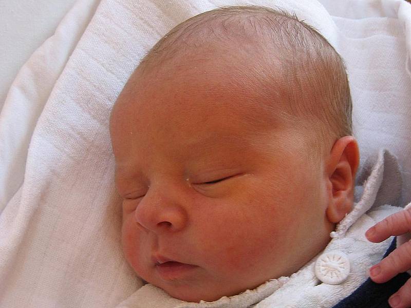 Daniel Venclů, 51 cm, 3,42 kg, Obora, 15. 4. 2011.