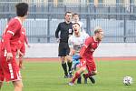 Blanenští fotbalisté (v červeném) se s podzimní částí rozloučili domácí výhrou 4:0 nad Vítkovicemi.