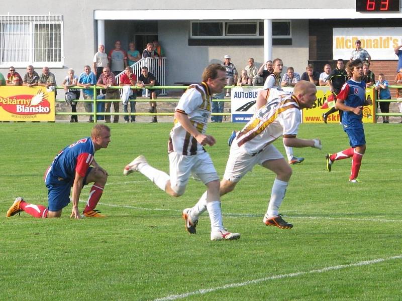 Fotbalisté Blanska  porazili Kuřim 2:1 a jsou v čele krajského přeboru.