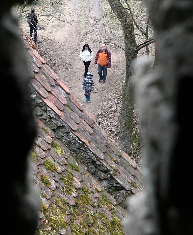 Nový hrad nedaleko Olomučan na Blanensku otevřel své brány. Turisty přilákal velikonoční jarmark.