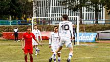 Blanenští fotbalisté (červená) remizovali na domácím hřišti s Líšní 0:0.