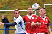 V předposledním podzimním kole Moravskoslezské ligy fotbalisté Blanska porazili (bílé dresy) Uničov 2:1.