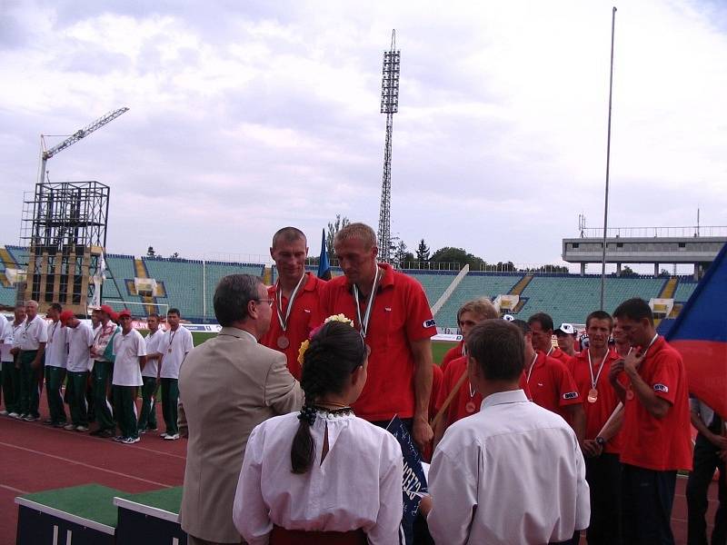 SE LVÍČKEM NA PRSOU.  Marek Jarůšek  se dostal do reprezentačního týmu v požárním sportu. 