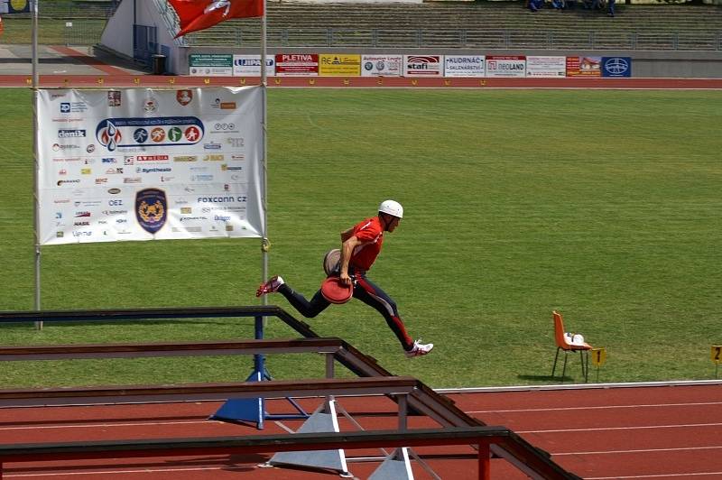 SE LVÍČKEM NA PRSOU.  Marek Jarůšek  se dostal do reprezentačního týmu v požárním sportu. 