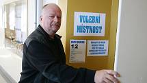 Dosavadní blanenský starosta Ivo Polák hlasoval v budově Základní školy Erbenova.