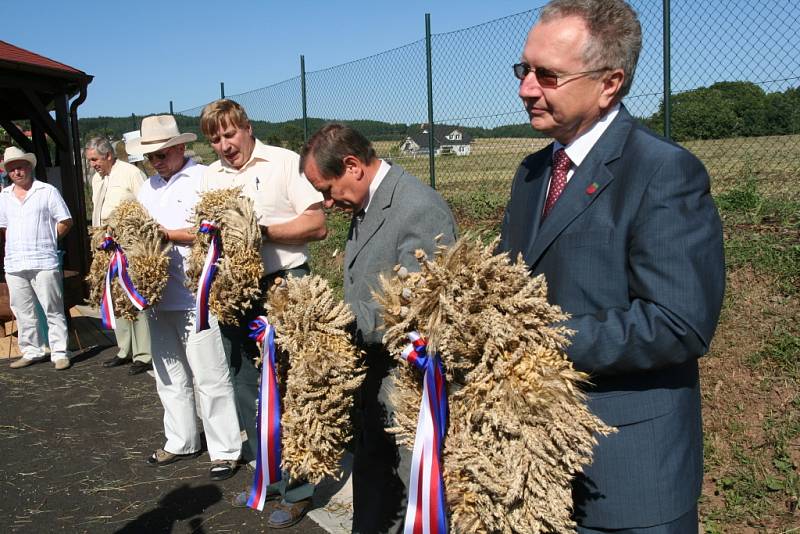 Ve Vískách se konala dožínková slavnost.