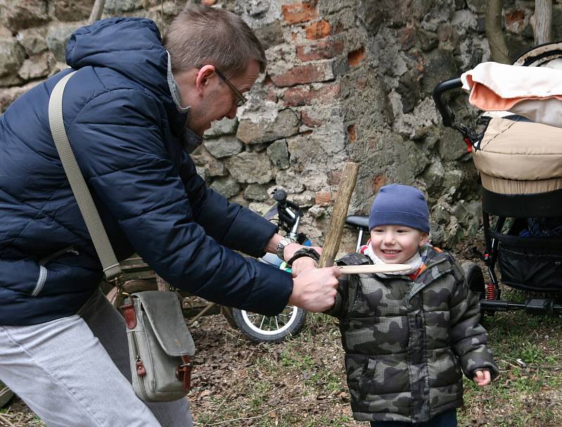 Nový hrad nedaleko Olomučan na Blanensku otevřel své brány. Turisty přilákal velikonoční jarmark.