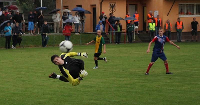 Fotbalisté Ráječka porazili v derby Blansko 2:0.