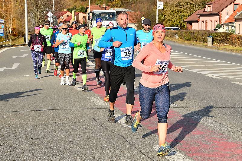 Desítky běžců vyrazily první listopadovou sobotu na trať 34. ročníku Běhu kolem Křetínky.