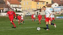 Fotbalisté Boskovic (v bílém) remizovali doma s favorizovanou Moravskou Slavií Brno 4:4. Domácí přitom ještě dvě minuty před koncem vedli 4:2. O výhru přišli až v nastavení.