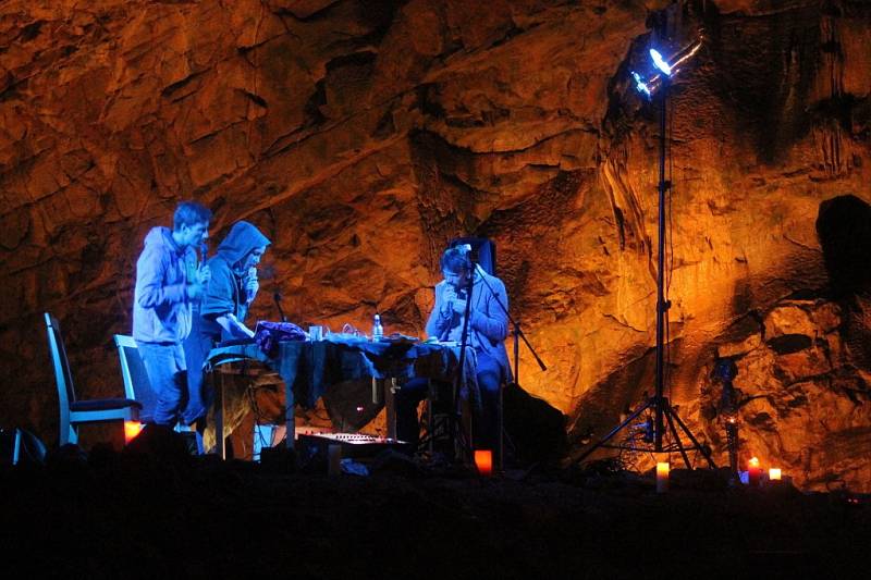 V Kateřinské jeskyni zpíval Bárta, Dusilová a EN.DRU.