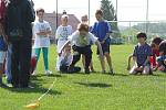 Děti z malotřídek v region u závodily v Rudici na dětské olympiádě v běhu, skoku z místa, hodu kriketovým míčkem a dalších disciplínách.