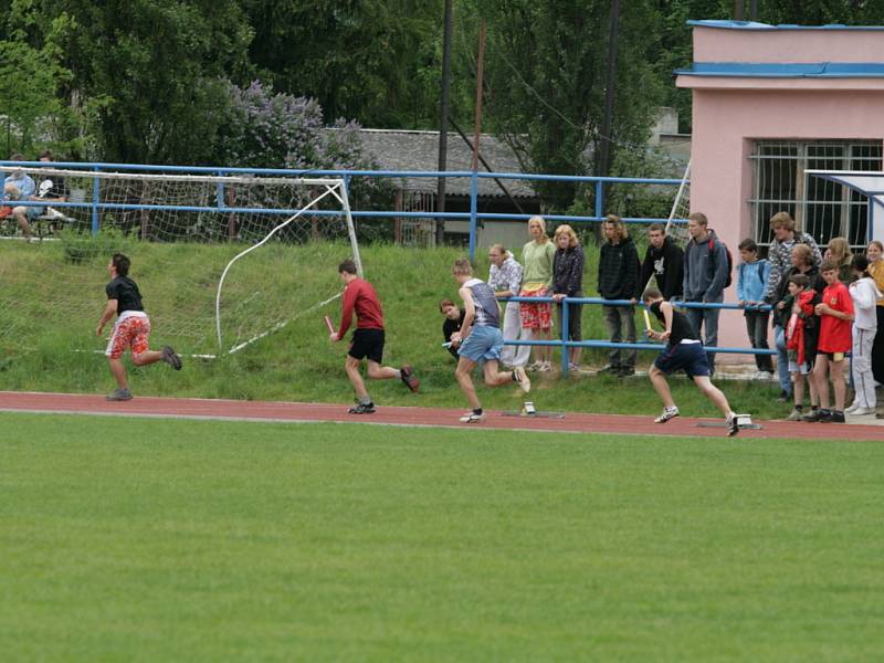 Atletický stadion ASK Blansko zaplnili po dva dny mladí sportovci ze základních škol z Blanenska. V atletických disciplínách se utkali v okresním kole Poháru rozhlasu. 