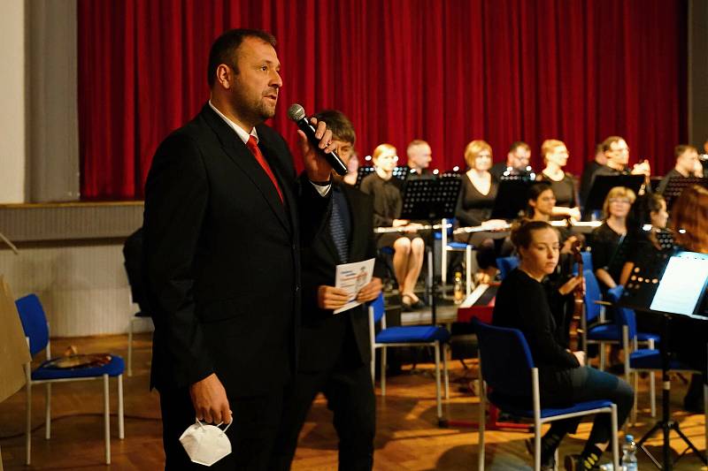 Symfonický orchestr v Boskovicích vzpomněl 103. výročí státnosti.