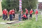 Tradiční stavění máje je v režii Sboru dobrovolných hasičů Boskovice II Mazurie.