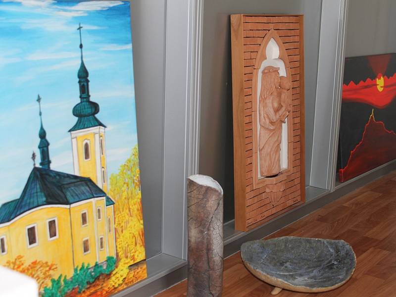 Třiapadesát umělců z Blanska a okolí vystaví koncem dubna svá díla v Podunajském muzeu v Komárně.