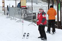Ve skiareálu v Olešnici se lyžuje již od prosince. Na sjezdovce je přes sedmdesát centimetrů sněhu.