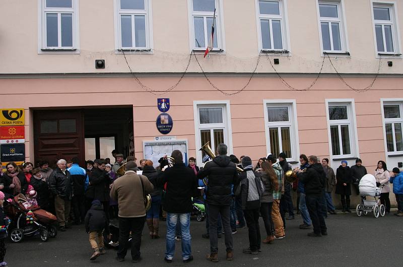 Dechový orchestr Malá Haná zahrál vánoční koledy v osmnácti obcích na Boskovicku a Svitavsku. Například v Cetkovicích.