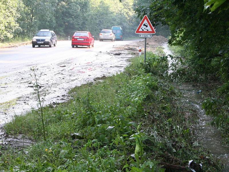 Velká bouřka se v úterý v pozdně večerních hodinách prohnala Blanenskem. Doprovázel ji silný vítr a ničivé krupobití.