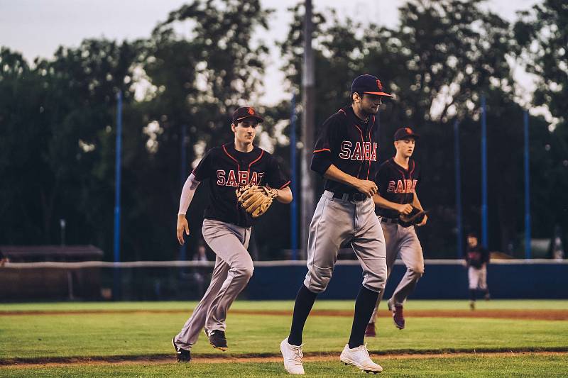 Baseball - nadstavba o extraligu: Olympia Blansko (v bílém) - SaBaT Praha (v černém) 1:2 - 31. července