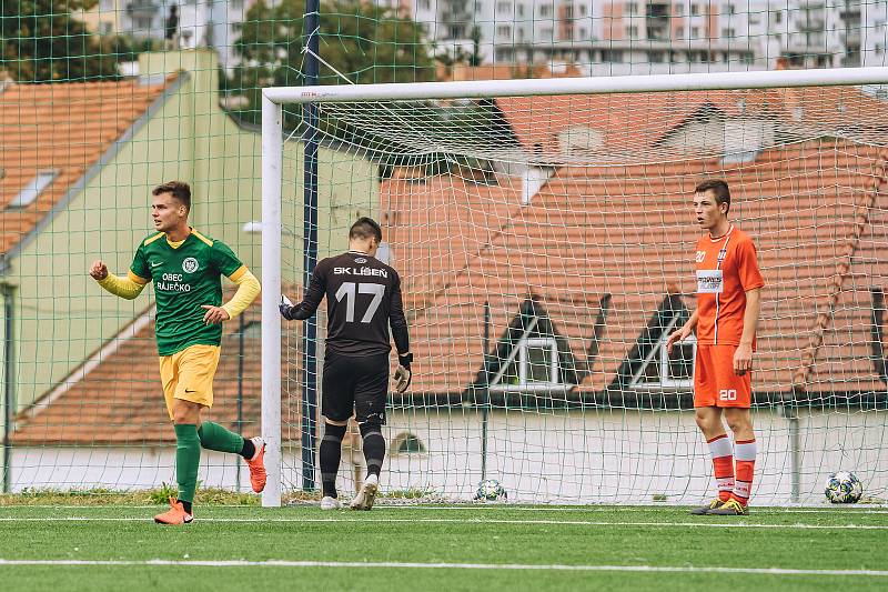 Fotbalisté Ráječka (v zeleném) sahali v Líšni po bodech, nemají ani jeden.