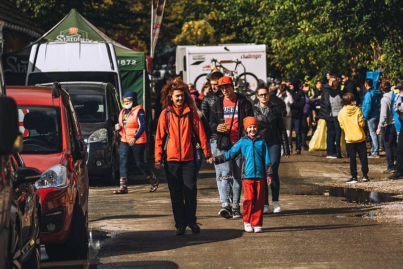 Rybník Olšovec v Jedovnicích opět přivítal účastníky světového šampionátu motorových člunů.