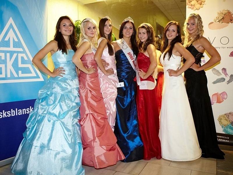 V blanenském Dělnickém domě v sobotu vyhlásili vítězky soutěží Dívka a Princezna aerobiku 2012.