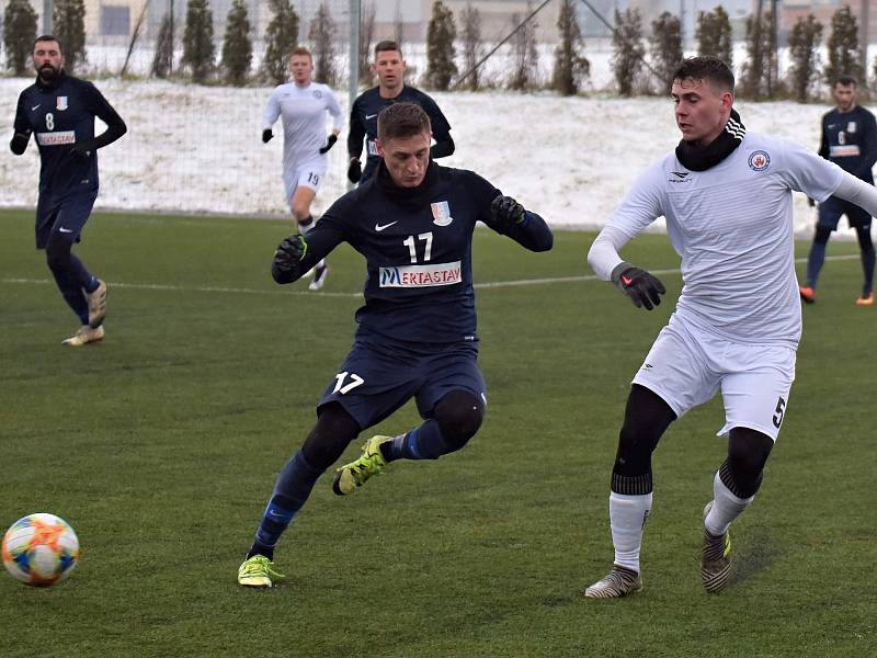 V přípravném utkání na vyškovském umělém trávníku podlehl domácí MFK (bílé dresy) Blansku 2:6.