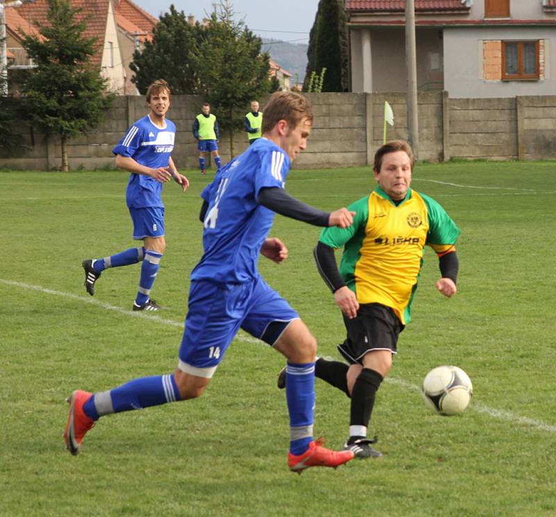 Fotbalisté Ráječka hráli v utkání s Kyjovem většinu zápasu v deseti. Přesto se nakonec radovali z remízy 1:1.