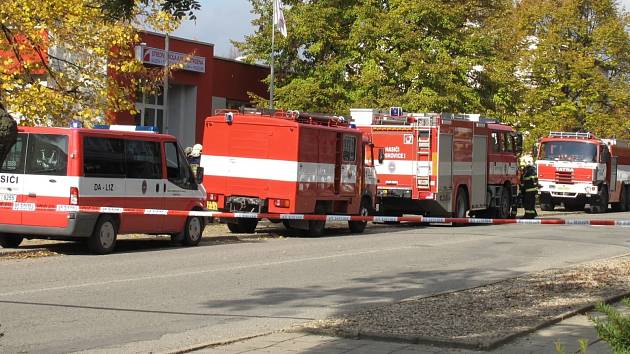 Policisté v pondělí dopoledne evakuovali Střední školu André Citroëna v Boskovicích. Někdo tam nahlásil bombu.