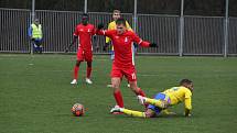 Fotbalisté Zlína (ve žlutých dresech) v prvním letošním zimním přípravném zápase přehráli druholigové Blansko 4:1.