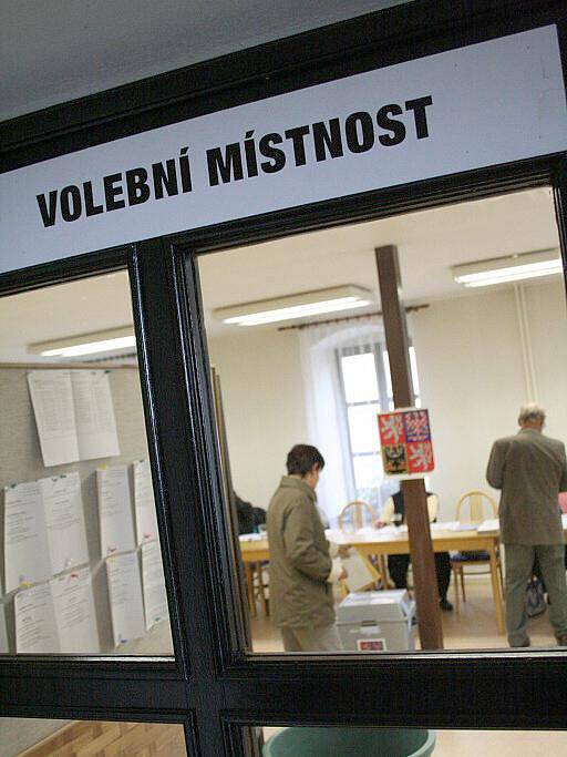 V Černé hoře byl první volební okrsek na tamní radnici.