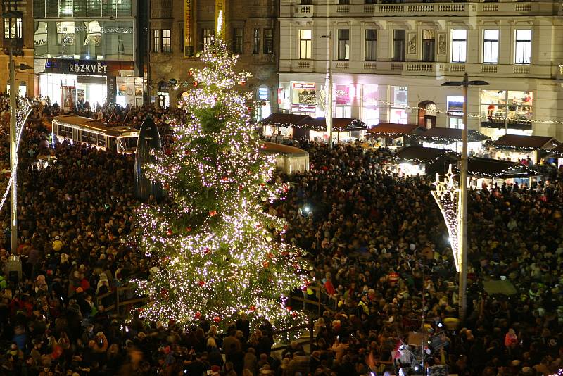 Brno 29.11.2019 - rozsvícení vánočního stromu na náměstí Svobody v Brně.