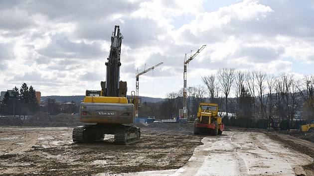 Stavba obchodního centra v blanenské ulici Poříčí.