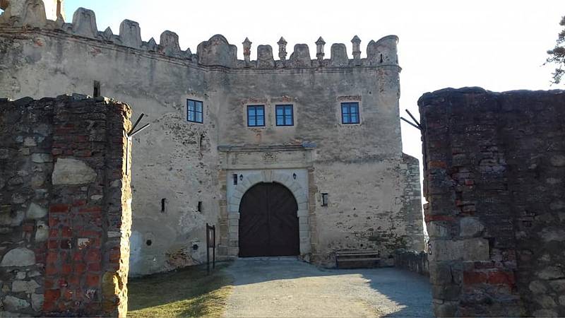 Hrad a zámek v Boskovicích tvoří neodmyslitelnou dominantu Boskovic. Mezi hradem a zámkem se nachází i areál letního kina a zámecký skleník.