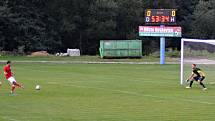 Ve druhém kole krajského přeboru porazily Boskovice (červené dresy) doma Ivančice 1:0.