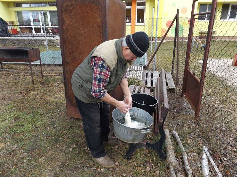 Ohlédnutí za obecní zabijačkou v Cetkovicích v roce 2020. Foto: archiv obce