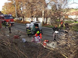 V Sebranicích zablokovala nehoda silnici I/19.