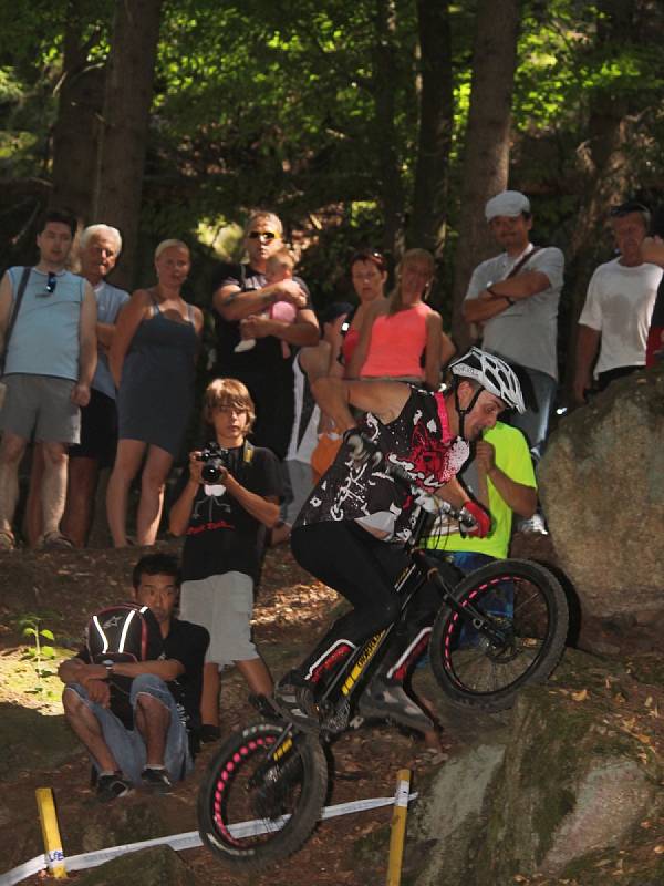 Druhý závod mistrovství světa v biketrialu se jel v Blansku. Vyhrál ho katalánský jezdec Dani Comas. Zároveň vybojoval už svůj desátý titul mistra světa.