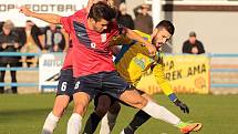 V posledním domácím utkání podzimní části Moravskoslezské divize porazili fotbalisté FK Blansko (v červeném) FK Šumperk 2:1.