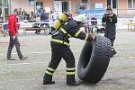 TFA. Toughest Firefighter Alive neboli Nejtvrdší hasič přežije. Hasičská soutěž, která simuluje ostrý zásah v terénu, se konala v Doubravici nad Svitavou.