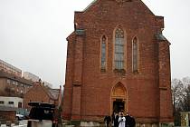 V adamovském kostele sv. Barbory se sešly v prosinci 2021 desítky lidí na poslední rozloučení s oblíbenou pečovatelkou.