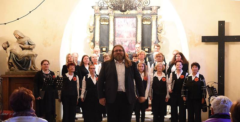 V boskovickém kostele Všech svatých se konal koncert Smíšeného pěveckého sboru Janáček.