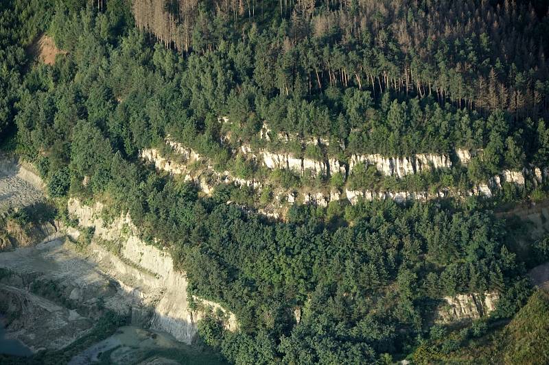 Dobré ráno Blanensko! Paraglidista Petr Buchta nafotil krajinu z ptačí perspektivy.