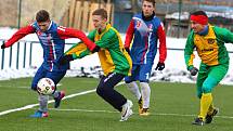 V prvním letošním přípravném utkání porazil FK Blansko (modré dresy) Olympii Ráječko 4:1.