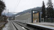 Proměna zastávky v Adamově na Blanensku při rekonstrukci železničního koridoru Brno - Blansko.