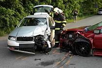 Dvě auta se srazila v pondělí večer u Rájce-Jestřebí. Zranilo se i jedno dítě.