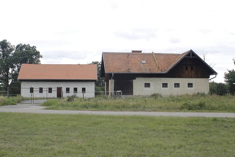 Za poslední dva roky je lovecký zámeček Lány  v břeclavské oboře Soutok, už potřetí na prodej.